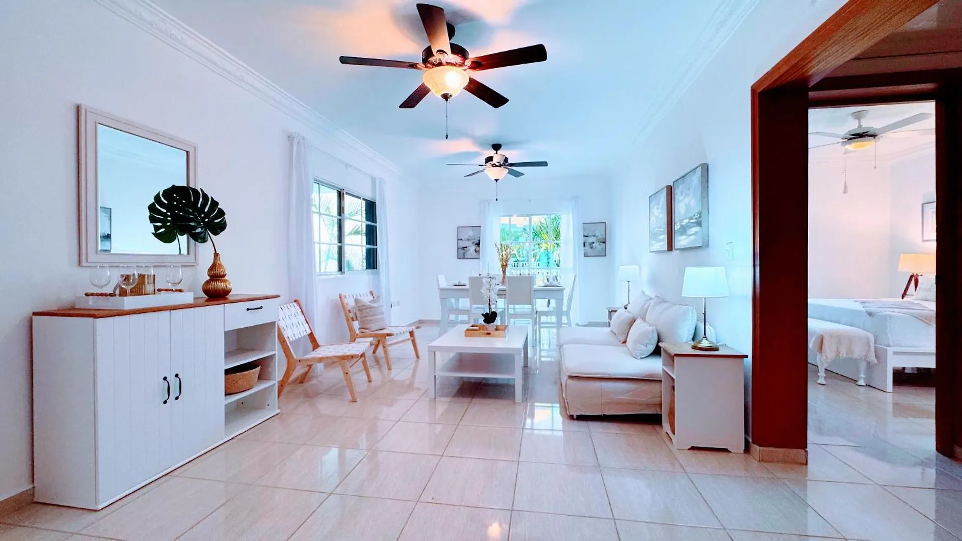 Walk To Beach, Shops, Dining, Pool View, Fast Wifi Punta Cana Apartament