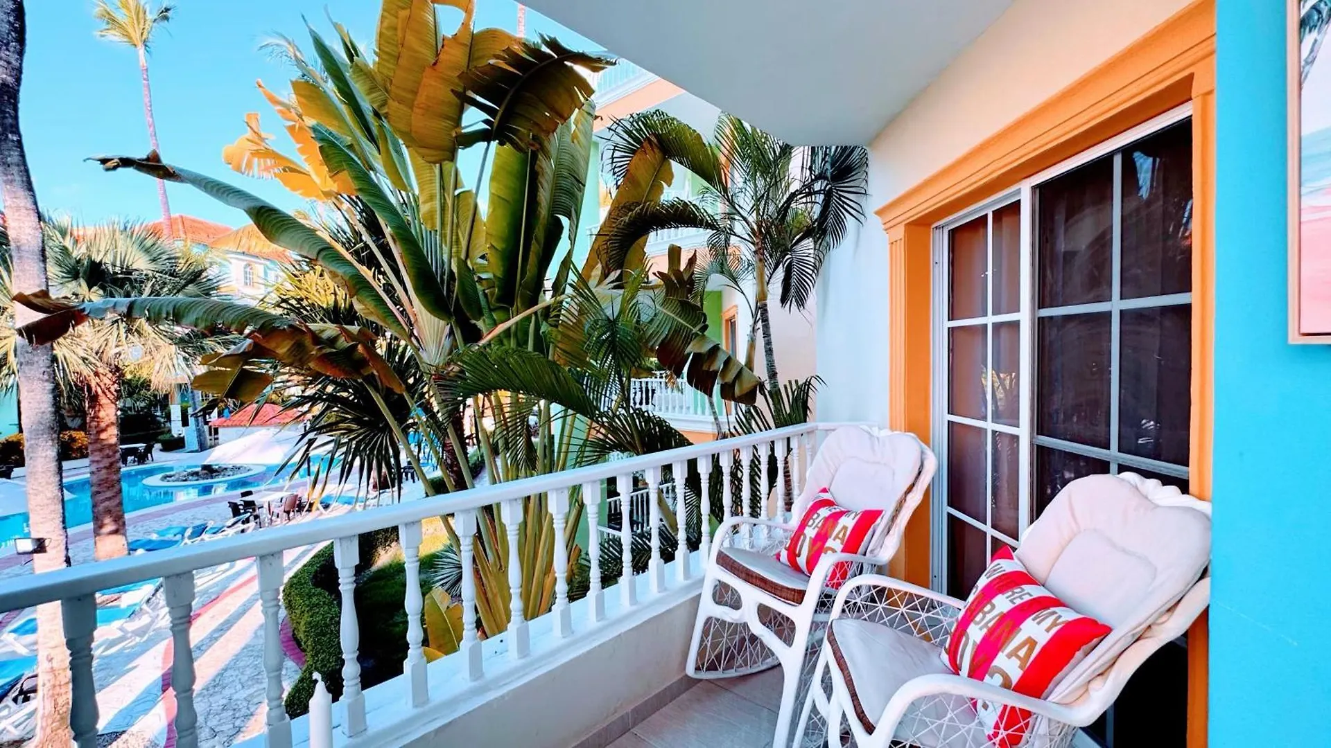 شقة Walk To Beach, Shops, Dining, Pool View, Fast Wifi بونتا كانا