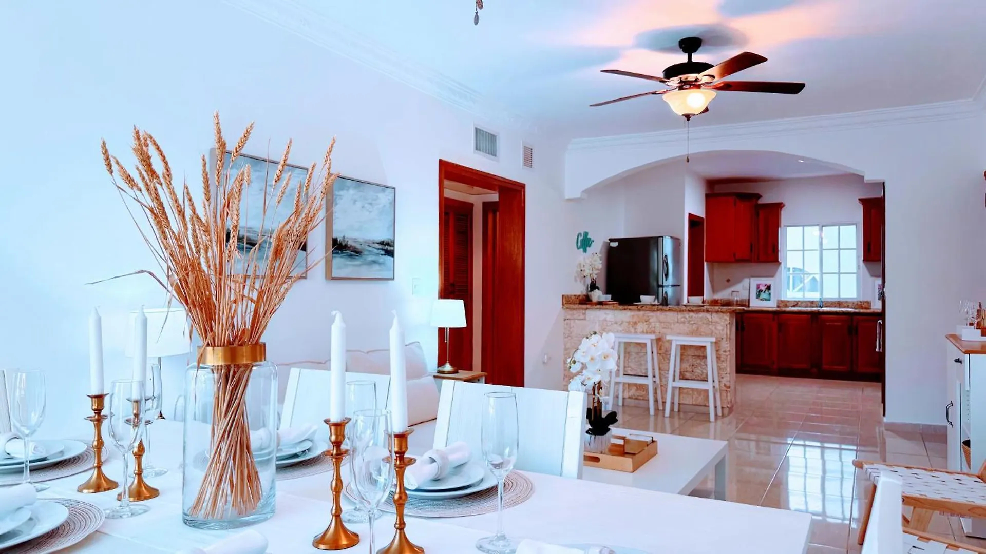 Walk To Beach, Shops, Dining, Pool View, Fast Wifi بونتا كانا شقة