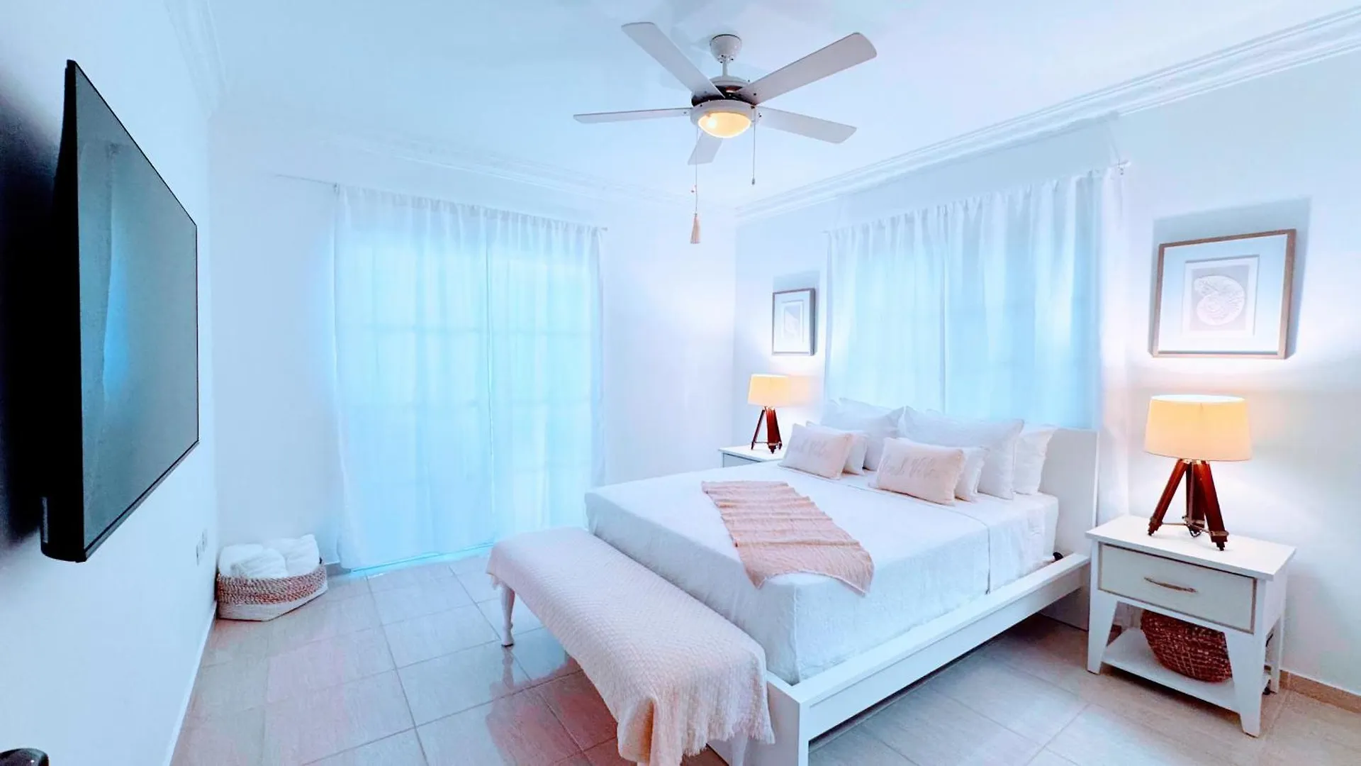 Walk To Beach, Shops, Dining, Pool View, Fast Wifi بونتا كانا