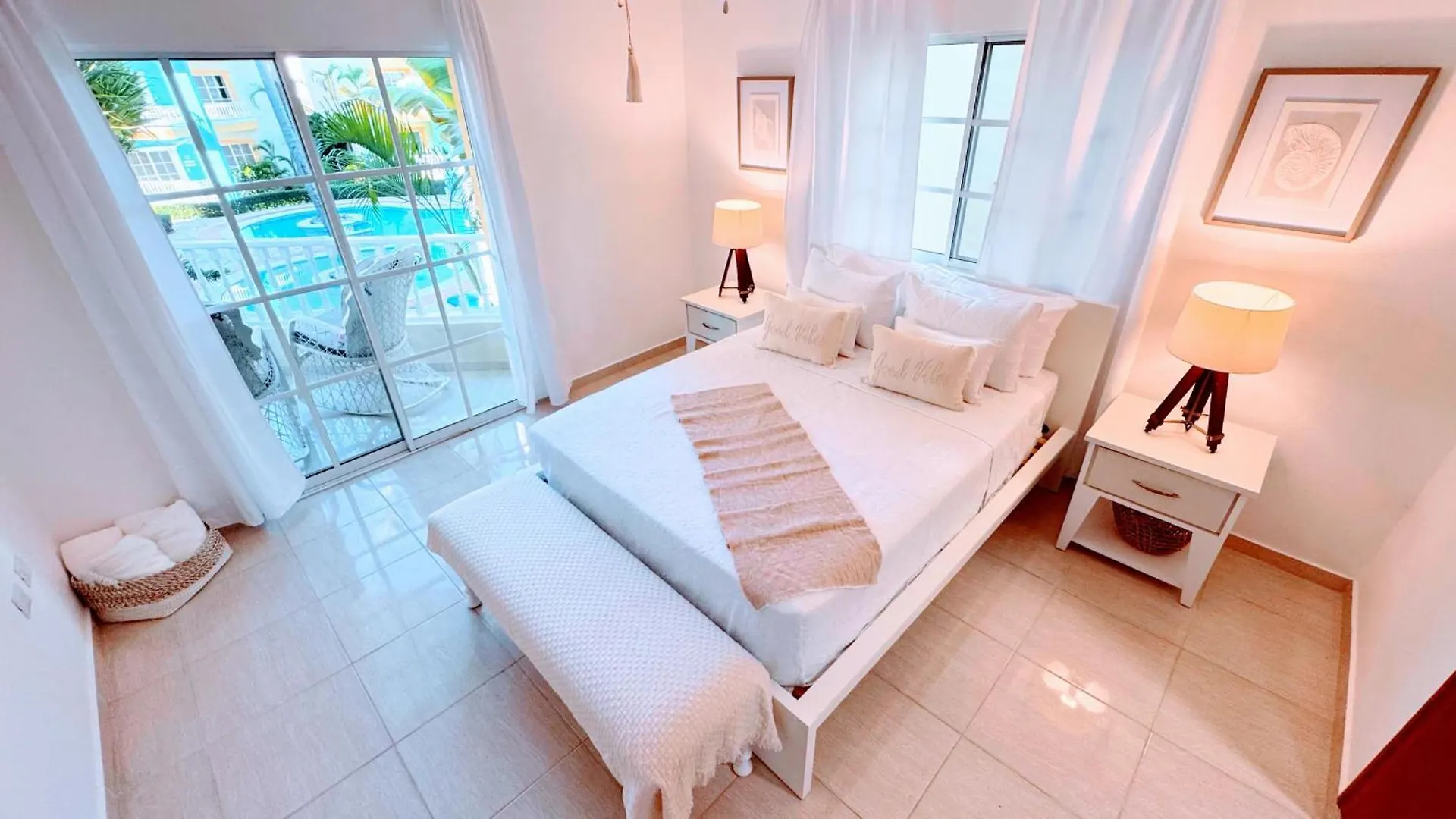 Walk To Beach, Shops, Dining, Pool View, Fast Wifi بونتا كانا 0*,