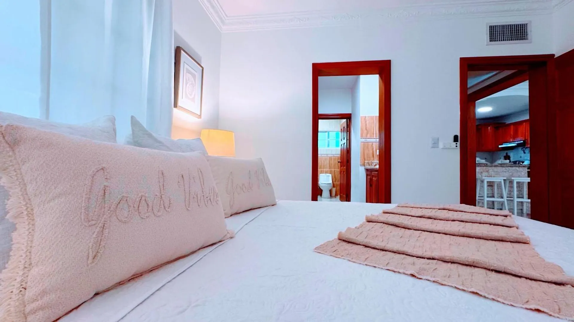 Walk To Beach, Shops, Dining, Pool View, Fast Wifi بونتا كانا 0*,  جمهورية الدومينيكان